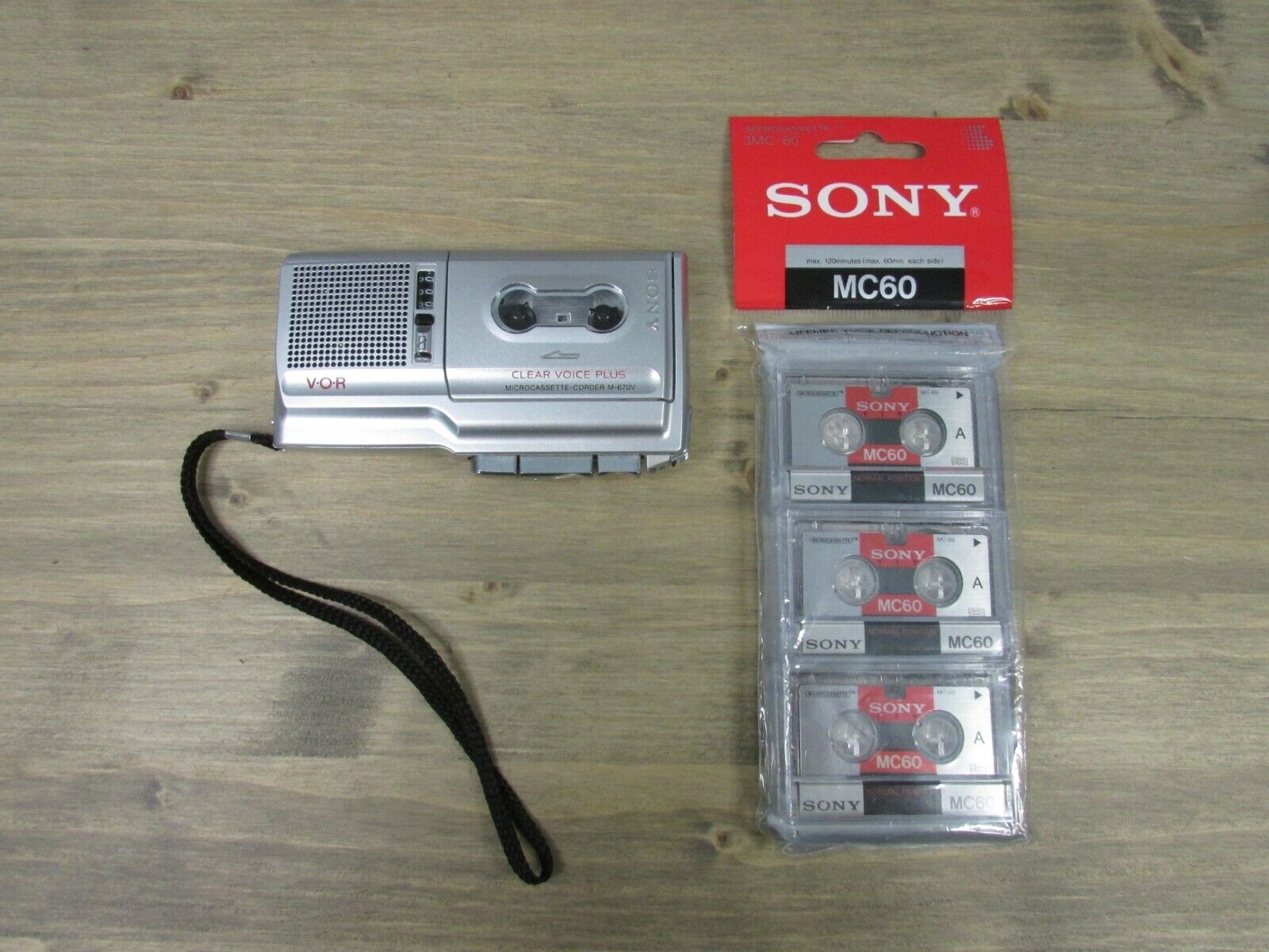 Sony Voice Recorder Clear Voice Plus & VOR Microcassette Recorder M-670V + Tapes