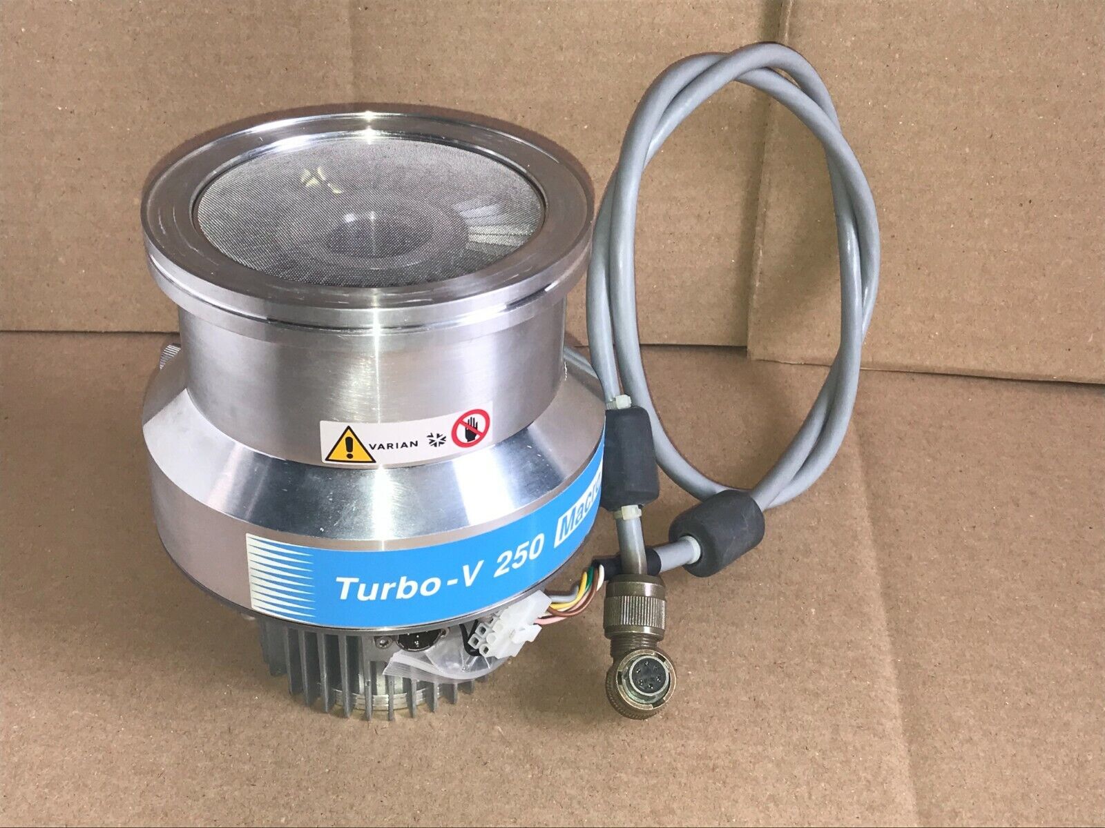 Varian Turbo-V 250 Macro Torr Turbo Molecular Vacuum Pump 969-9007 TV 250