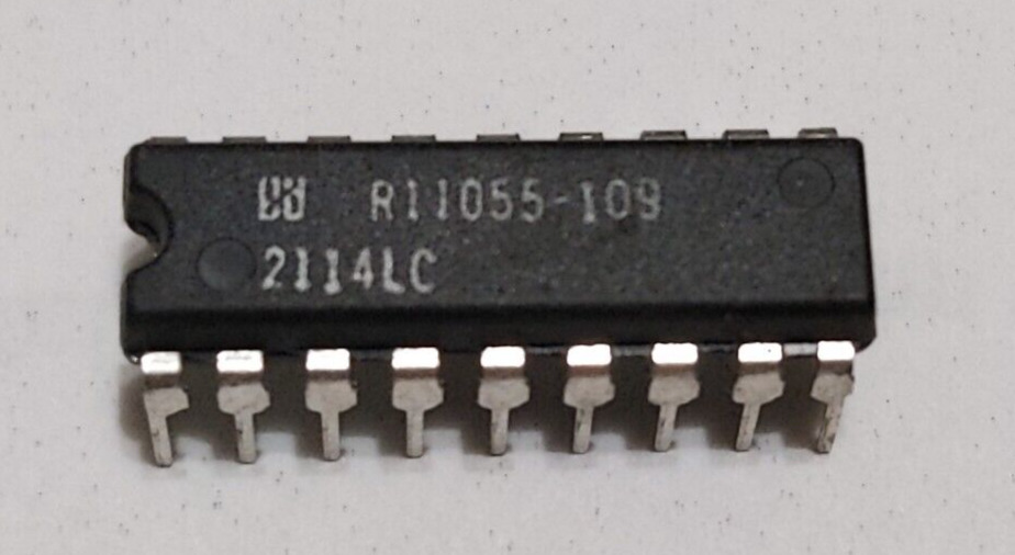 Memory 2114LC, 1K x 4 SRAM IC/NOS/18 pin DIP made in Japan Vintage 