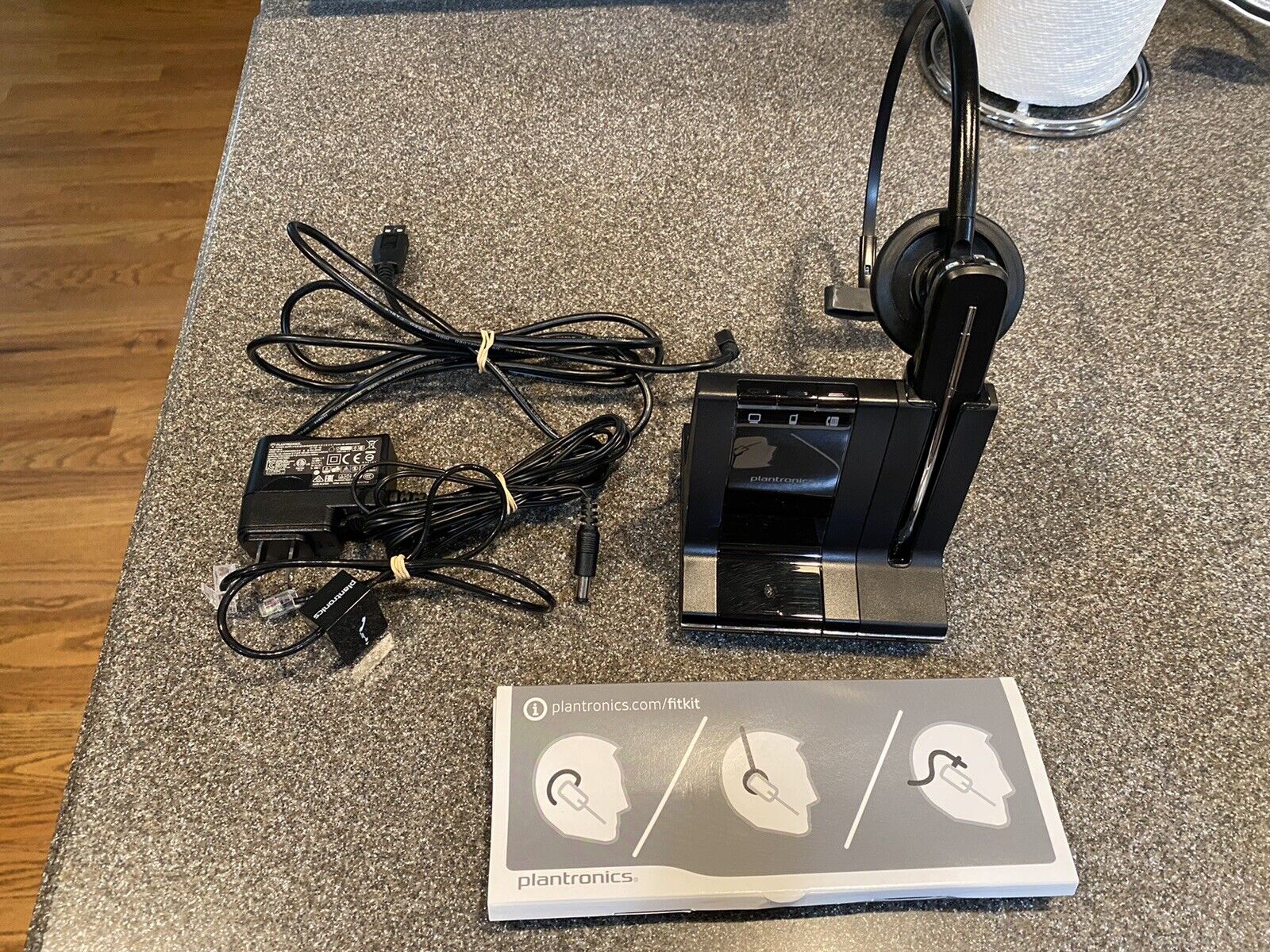 Plantronics WO2 Headset W/ Charging Base & Cables