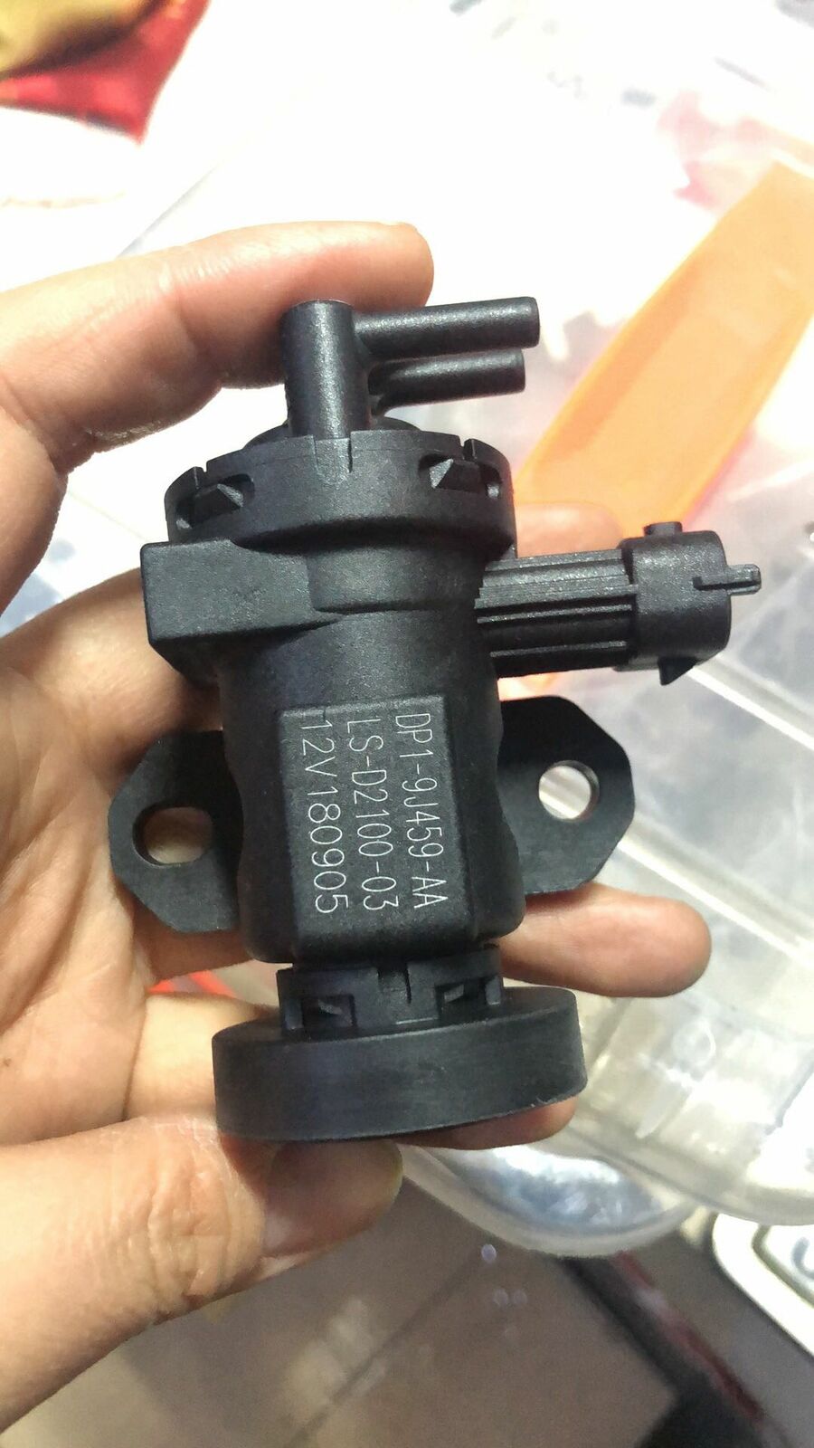 1PCS for 12V EGR waste valve LS-D2100-03 vacuum solenoid valve DP1-9J459-AA