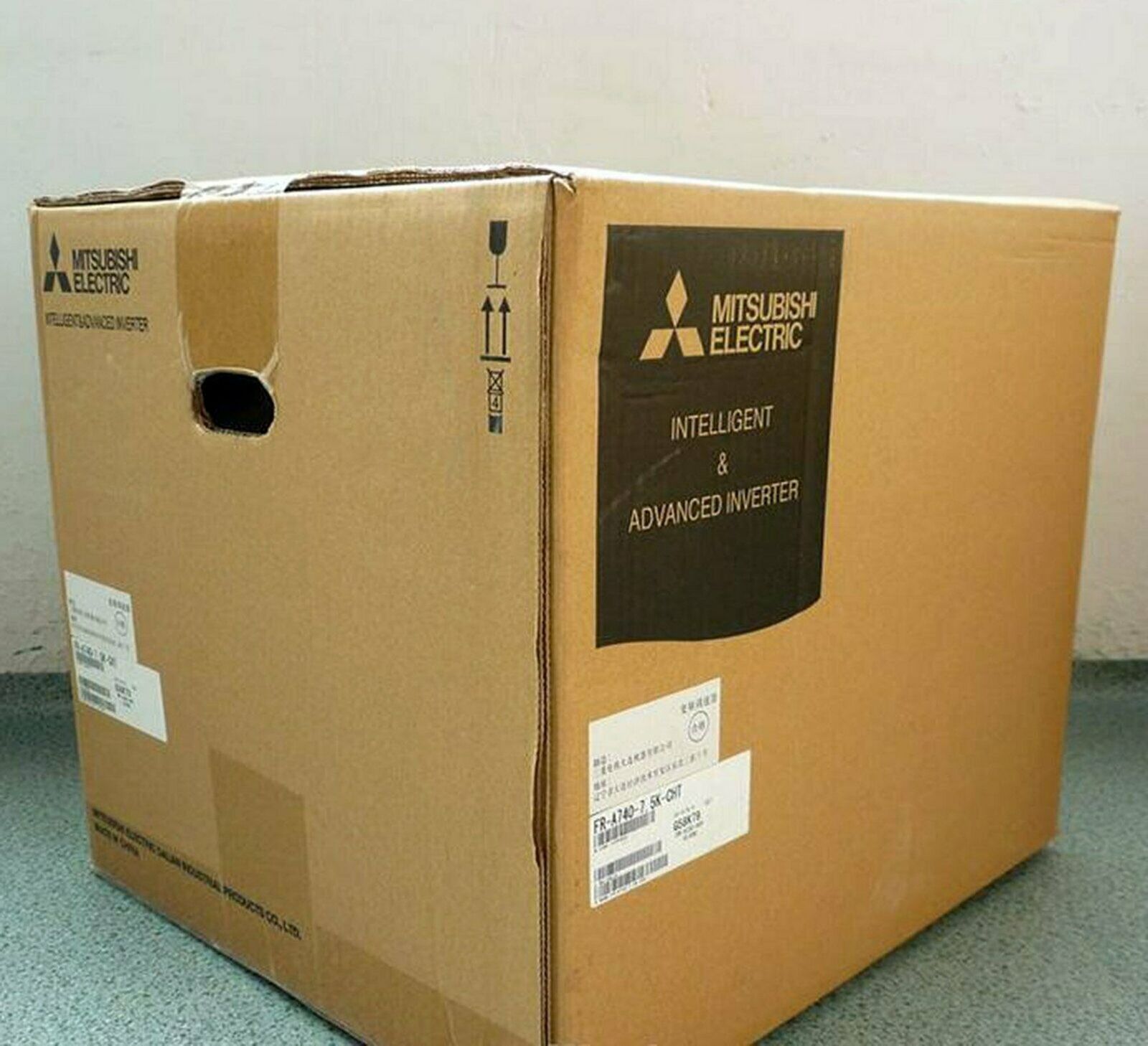 Mitsubishi FR-A740-7.5K-CHT Inverter FRA7407.5KCHT New In Box Expedited Shipping