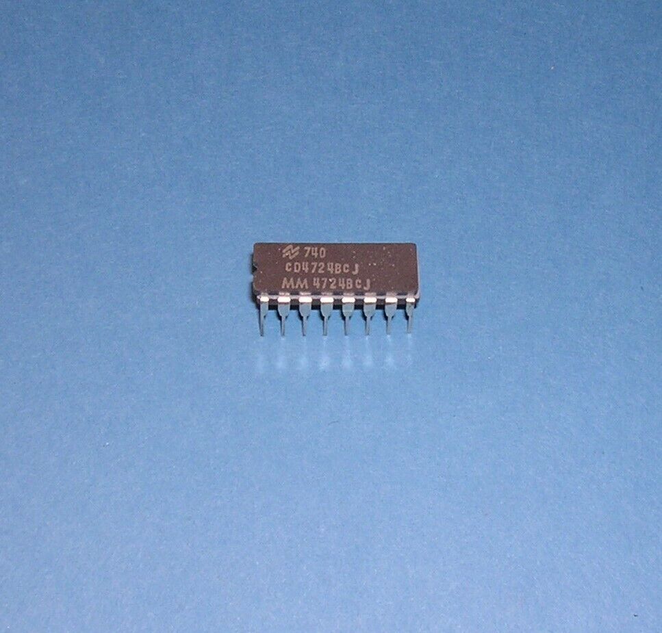 National Semiconductor CD4724BCJ 8-Bit Addressable Latch, CERDIP, NOS, Lot of 10