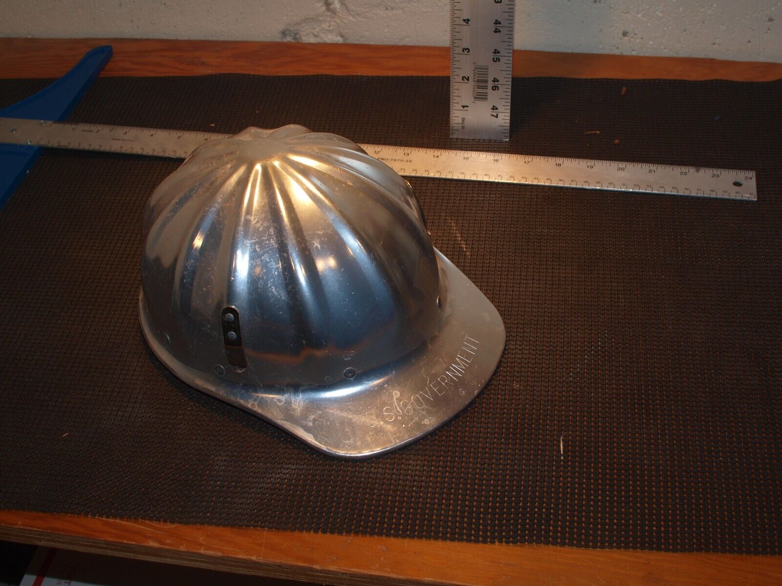 Vintage   US GOVERNMENT Hard Hat Helmet Logger Mine Safety Aluminum