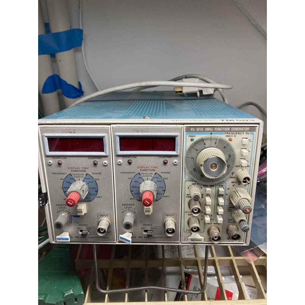 Tektronix TM503 3-slot Mainframe with 2 Tektronix DC504 Frequency Counter Timers
