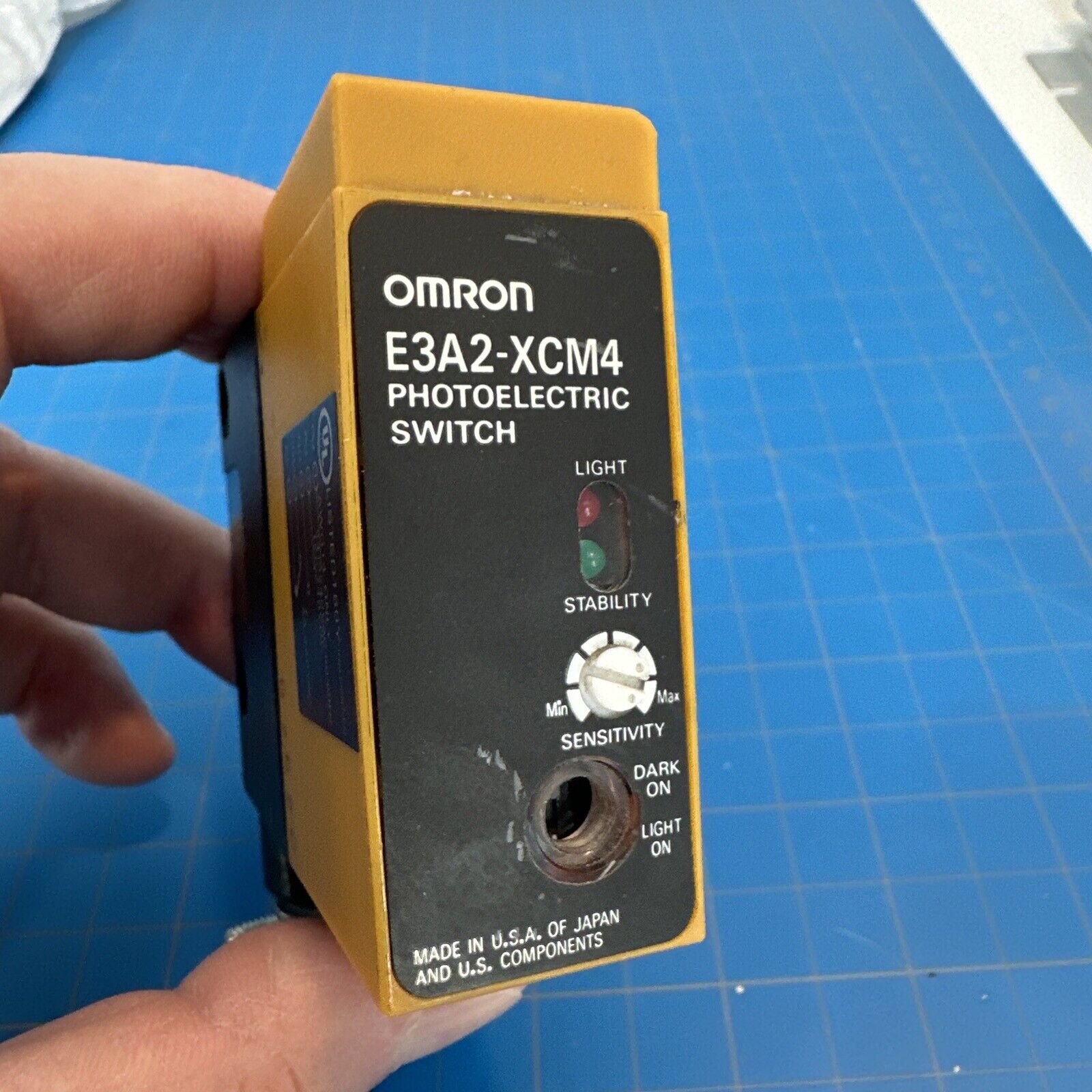 Omron Photoelectric Switch E3A2-XCM4
