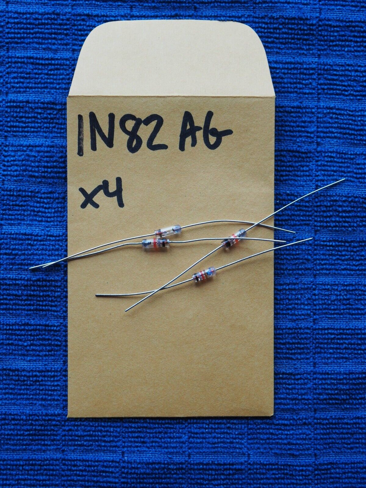 Lot of 4 NOS Vintage 1N82AG UHF Band Silicon Diode Tested DO-7