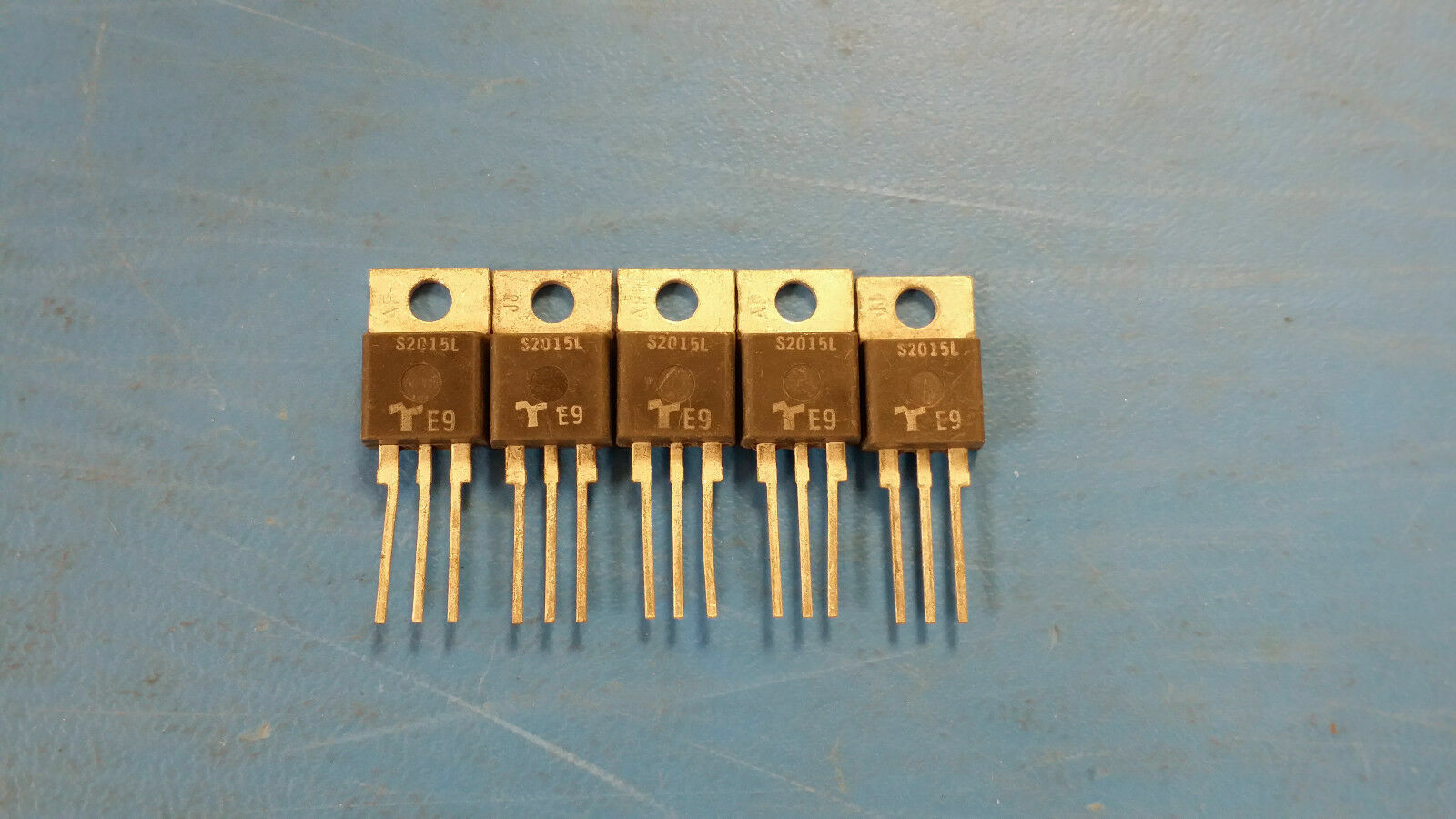 (5 PCS) S2015L TECCOR Thyristor SCR 200V 225A 3-Pin(3+Tab) TO-220AB Isolated