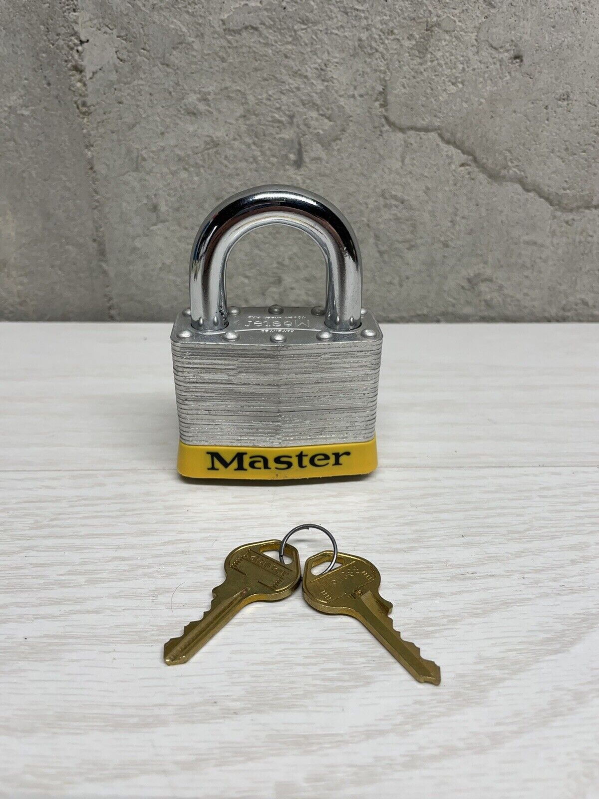 Vintage Master Lock No. # 15 Large Heavy Duty Padlock Lock EXCELLENT W 2 KEYS