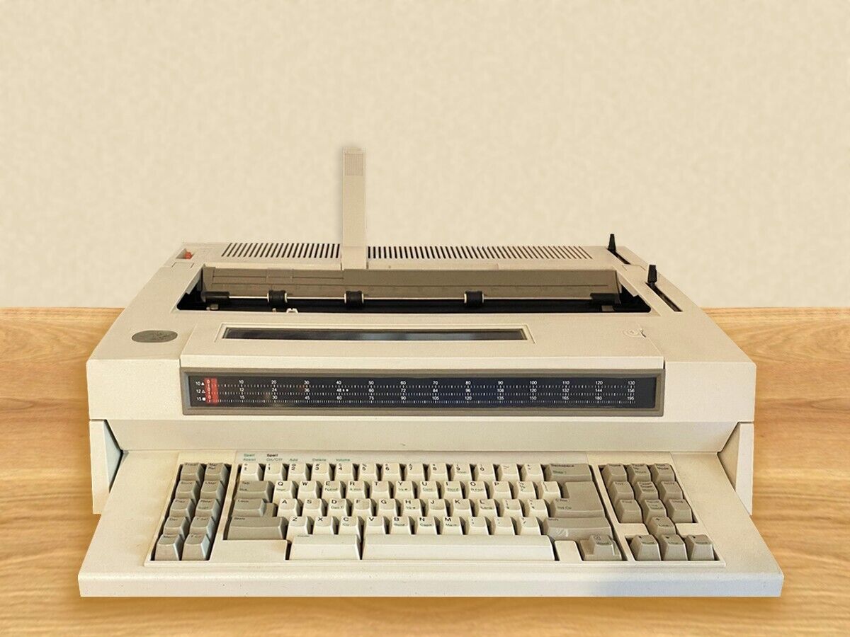 IBM Type: 6787 Electronic Typewriter Wheelwriter 30 Series II